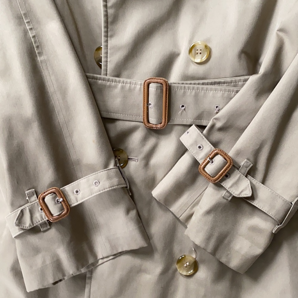 Burberry’s “Burberry” Trench Coat 🧥 - Picture 7 of 15